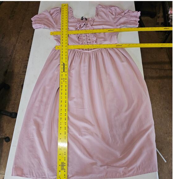 Elegant Pink Midi Dress - Picture 10 of 12